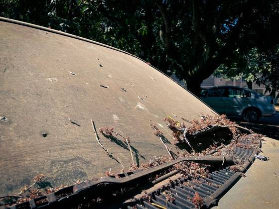 Carros são abandonados em estacionamentos na Asa Sul, no Distrito Federal