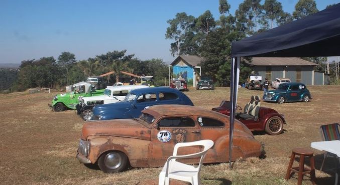 Evento de carros antigos está sendo realizado na Fazenda Piquet, em Brasília