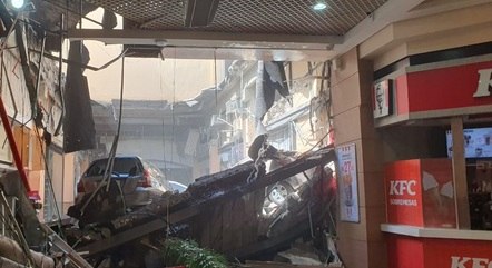 Carros despencaram com parte do teto do Osasco Plaza Shopping
