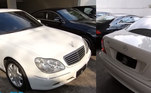 O modelo S500L (W220) é a cara da Hebe. O clássico branco, luxuoso e glamouroso. Ele conta com 6 metros de comprimento