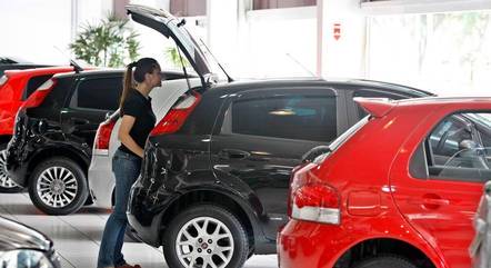 Preço dos carros usados cai desde fevereiro, diz IBGE