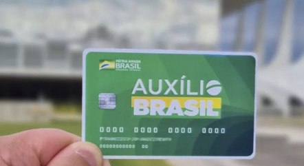 Novo cartão do Auxílio Brasil, que pagará R$ 600