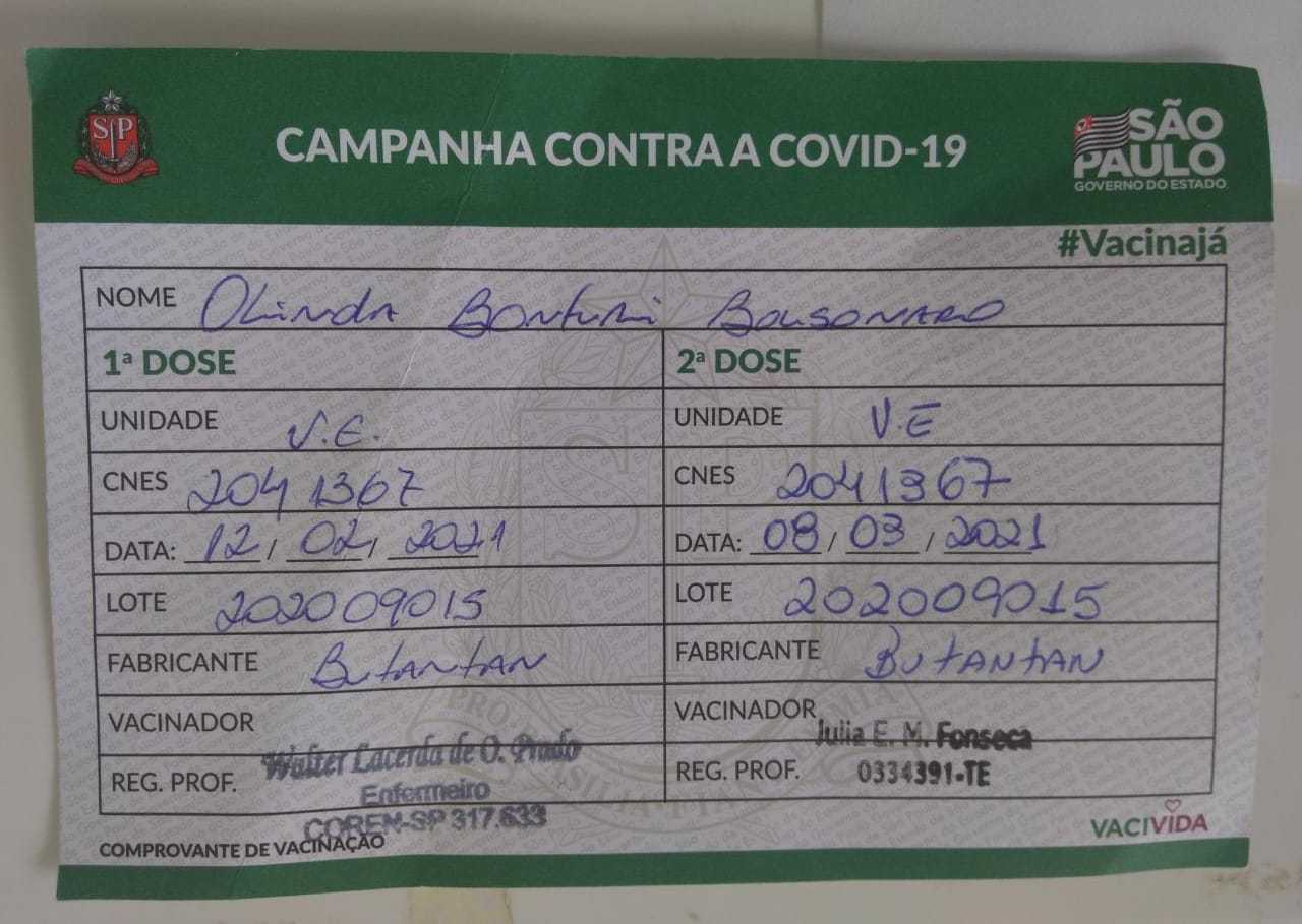 Cartão de dona Olinda mostra Butantan como fabricante