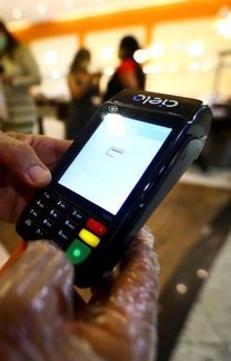 Bancos alteram data de pagamento da fatura do cartão de crédito (Marcelo Camargo/Agência Brasil)
