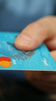 Uso do cartão de crédito sobe 42% no 1º trimestre
