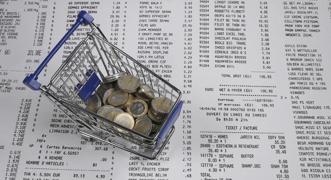 Taxa de juros média cobrada por bancos em abril é a maior em três anos