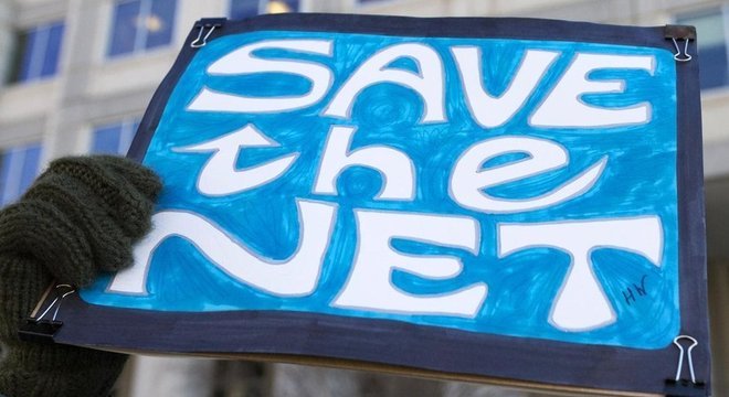 Ameaças à 'internet aberta' continuam a gerar respostas acaloradas - mas alguns especialistas acreditam que a mudança é inevitável