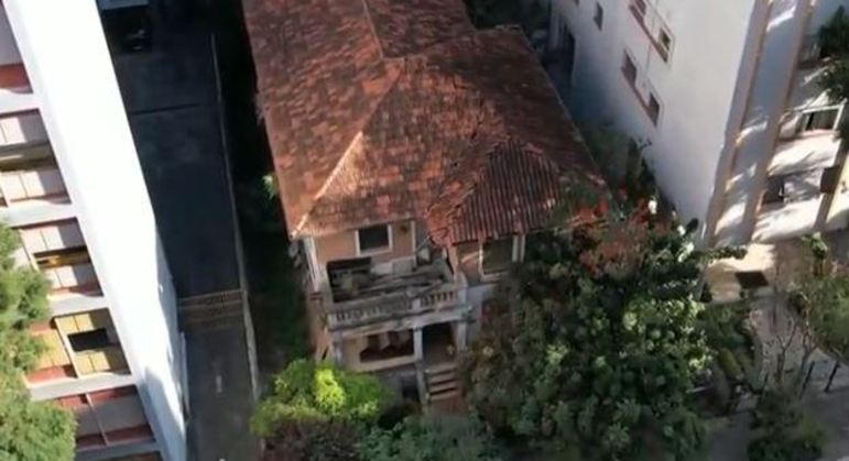 Imóvel está degradado, mas fica em área nobre de SP