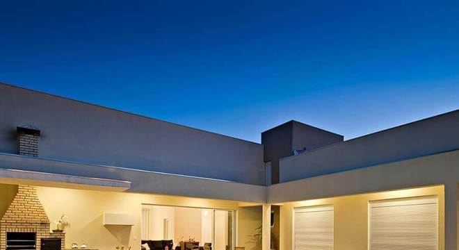 casa em l com piscina e varanda gourmet 