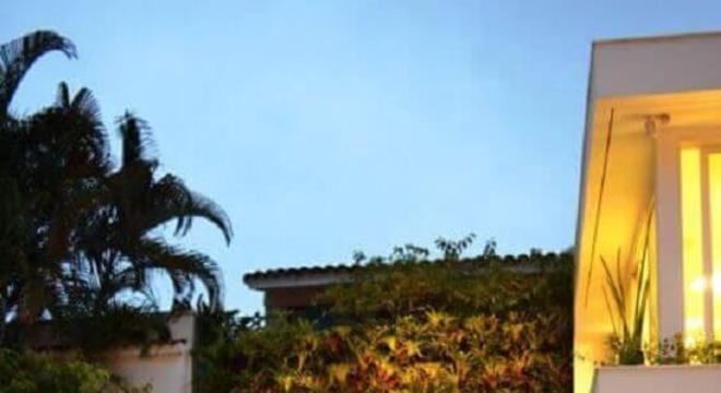 casa em l com piscina pequena