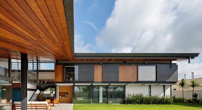 casa em l grande com jardim 