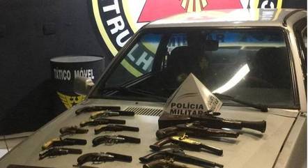 15 armas de fogo foram apreendidas pela Polícia Militar 
