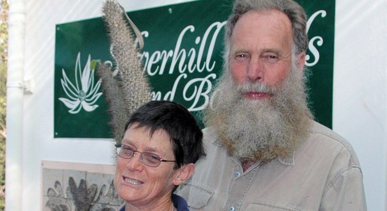 Rod Saunders e a esposa dele, Rachel, foram espancados até a morte