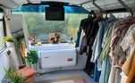 Já no segundo andar ficou o quarto, a banheira e o closet