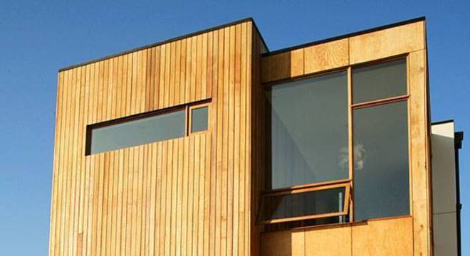 casas de madeira com fachada reta