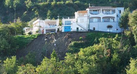 Casas que resistiram ao deslizamento de terra