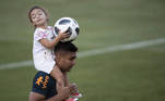 Casemiro treina com a filha na seleção na Copa da Rússia