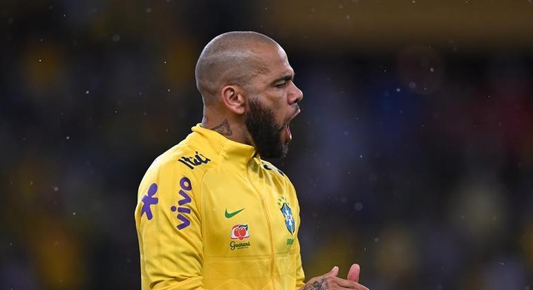 Tatuagem 'escondida' de Daniel Alves foi decisiva para decreto de prisão preventiva do jogador