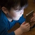 Veja 12 dicas para ajudar crianças e adolescentes a lidar com a violência online (Flipar)
