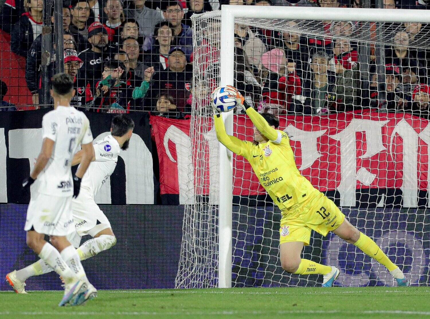 Cássio outra vez mostrou sua firmeza. Melhor goleiro da história do Corinthians
