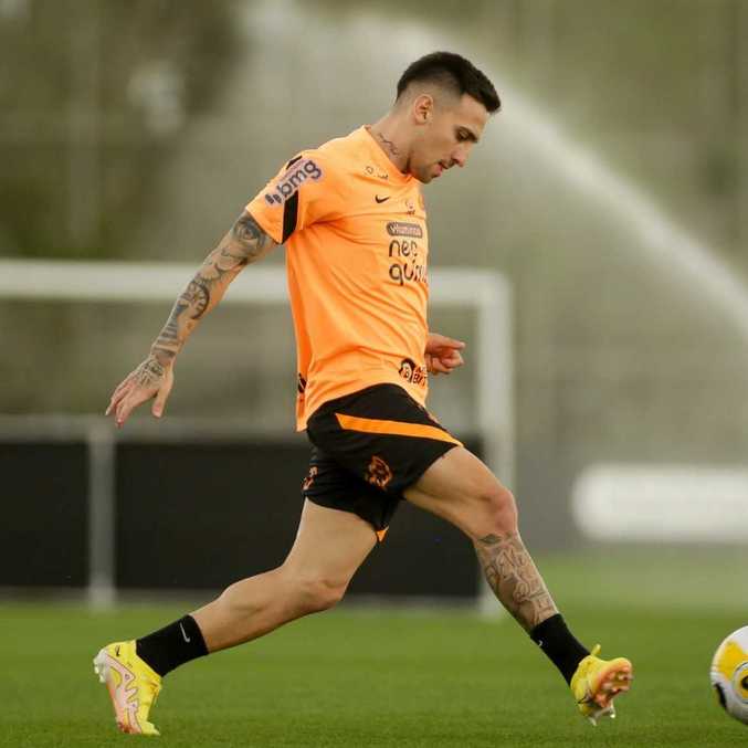 Cássio e Mosquito falam sobre sequência do Corinthians em casa