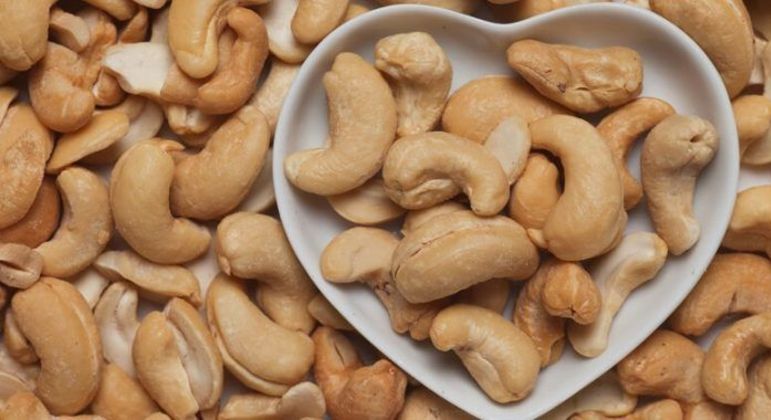 Castanha de caju - calorias presentes e benefícios do consumo