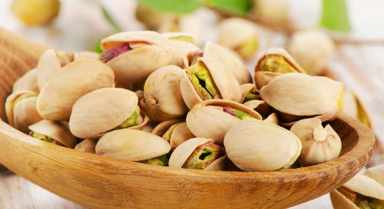 Castanha de caju - calorias presentes e benefícios do consumo