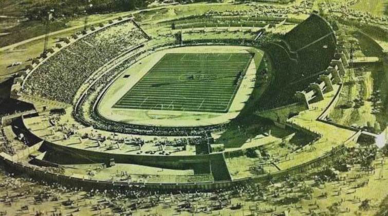 Castelão - Situado em Fortaleza, o estádio foi inaugurado em 1973 e utilizado amplamente pelas equipes do estado. Por causa da Copa do Mundo de 2014, o local teve que ser demolido e, posteriormente, foi reinaugurado em 2013