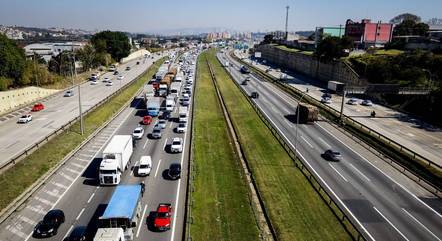Congestionamento na rodovia Castello Branco