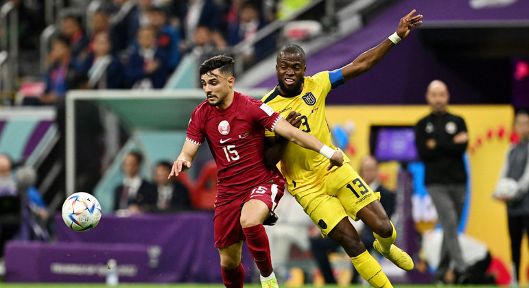 O jogo contra o Equador marcou a primeira partida da seleção do Catar em um Mundial

