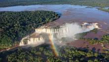 Vazão de água bate recorde e fecha passarelas nas cataratas do Iguaçu