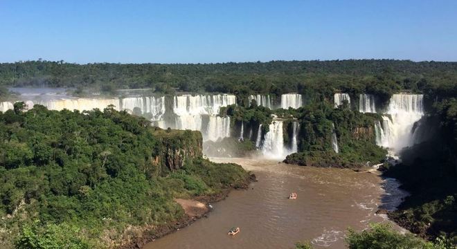 Foz do Iguaçu aposta no turismo de compras para restabelecer economia 