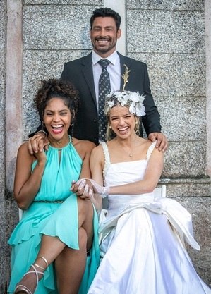Cauã Reymond com Bárbara Reis e Agatha Moreira nos bastidores de "Terra e Paixão"