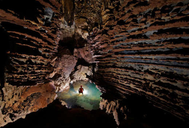 Caverna Hang Son Doong - Situada no Parque Nacional de Phong Nha-Ke Bang, numa das mais antigas cadeias de montanhas da Ásia. 