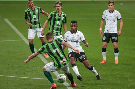 America Mg Surpreende Com Gol No Fim E Vence Corinthians Na Arena Esportes R7 Futebol