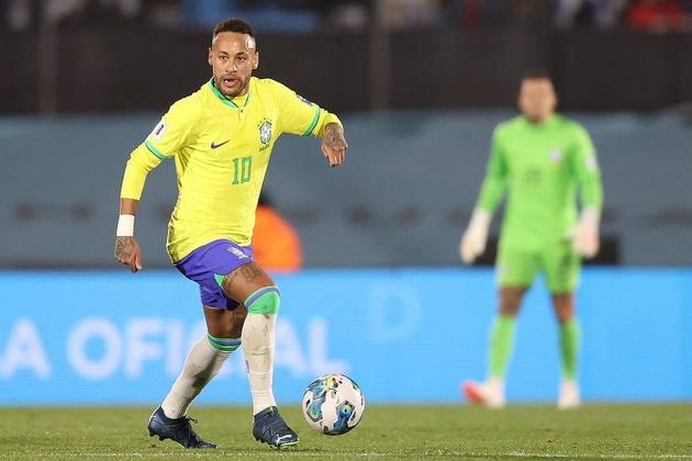 Neymar em campoAs lesões e as cirurgias fizeram com que Neymar tivesse omenor rendimento dentro de campo desde que se profissionalizou, em 2009, noSantos. Foram apenas seis gols em 17 partidas, sendo cinco pelo Al-Hilal,quatro pela seleção brasileira e oito pelo PSG