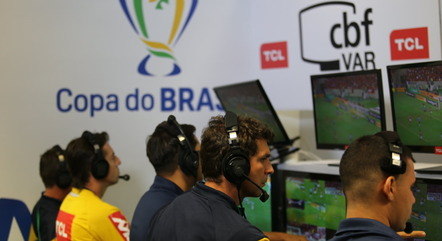Arbitragem brasileira, especialmente o VAR, tem sido alvo de muitas críticas
