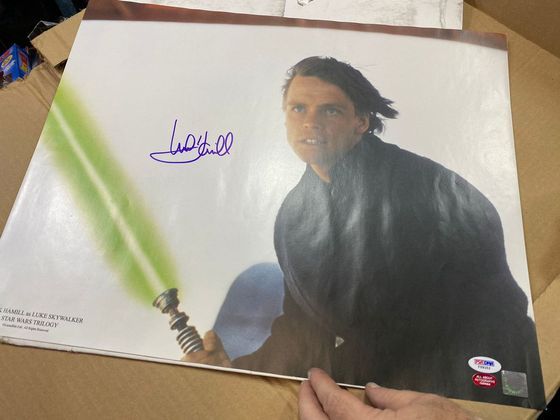 O produto mais caro encontrado pela equipe de reportagem do R7 na CCXP foi este pôster autografado pelo ator Mark Hammil, o Luke Skywalker da franquia Star Wars. Ele é avaliado em R$ 40 mil