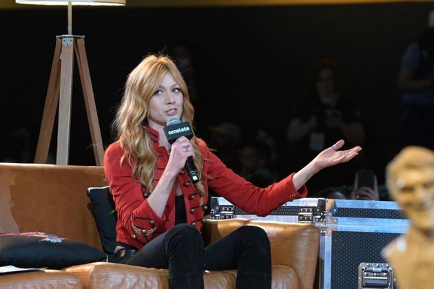 A atriz Katherine McNamara, de Arqueiro e Maze Runner: A Cura Mortal, entre outras produções, durante sua conversa com o público na CCXP
