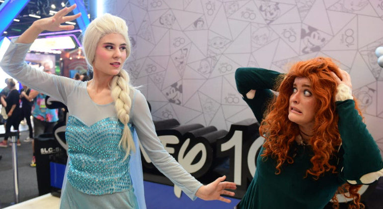 Cosplay e crossover: Elsa, de Frozen, e Mérida, de Valente, se encontram