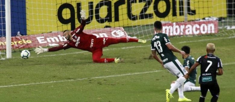 Weverton. Atuação espetacular que salvou o Palmeiras contra o Ceará