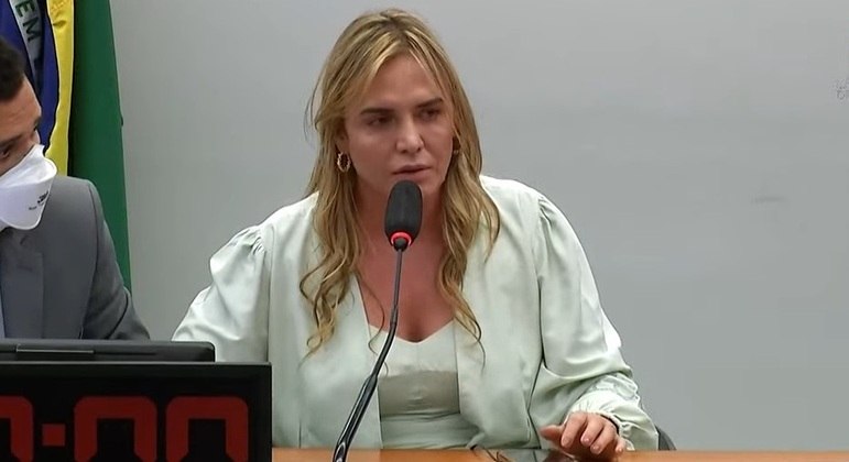 Celina Leão (PP-DF) durante a comissão especial que trata da PEC dos Benefícios, na terça (5)
