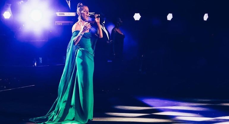 Céline Dion em uma de suas apresentações em Londres
