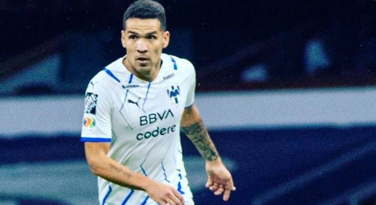 Celso Ortíz - Volante - 32 anos - Paraguaio