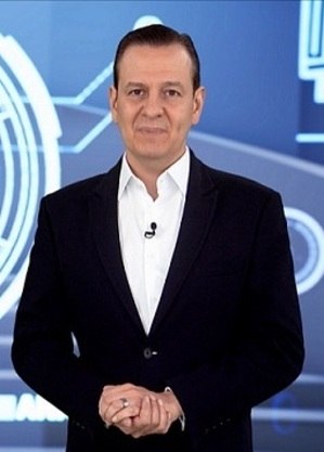 Celso Zucatelli volta com "Quilos Mortais"