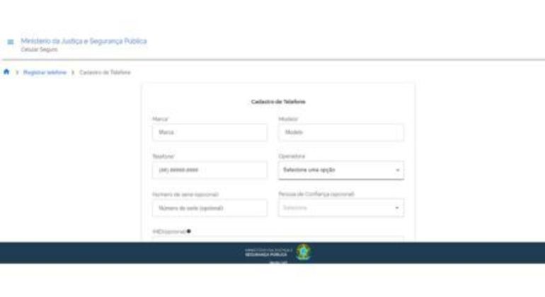 6. Cadastre o telefoneO usuário deverá cadastrar seu aparelho, informando o número, a marca e o modelo. Não existe uma quantidade-limite para dispositivos no aplicativo Celular Seguro, porém a linha do aparelho deve estar cadastrada no seu CPF. Caso contrário, o alerta não será emitido