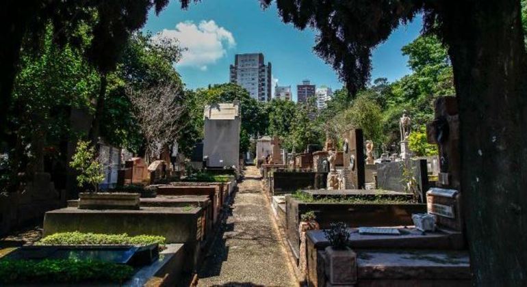 Prefeitura deixa de administrar cemitérios públicos
