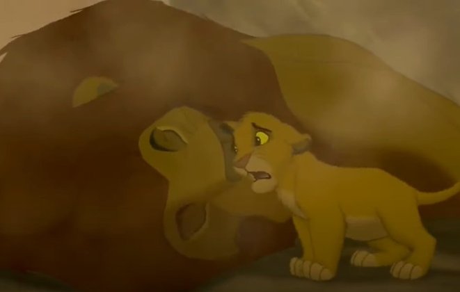 Cena importante número 13: Simba descobre Mufasa morto. Scar diz que ele deve ir embora e nunca mais voltar, porque a morte do pai foi culpa de Simba.