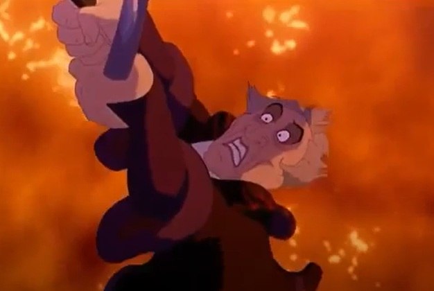 Cena importante número 18: Frollo e Quasimodo caem nas chamas da cidade. Frollo morre, mas Febo consegue resgatar Quasimodo antes que caísse.