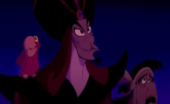 Cena importante número 2: Jafar, vizir real de Agrabah, procura a caverna dos desejos. Ao tentar usar um ladrão qualquer para entrar, a caverna o engole e informa que somente uma pessoa pode entrar lá, o diamante bruto.